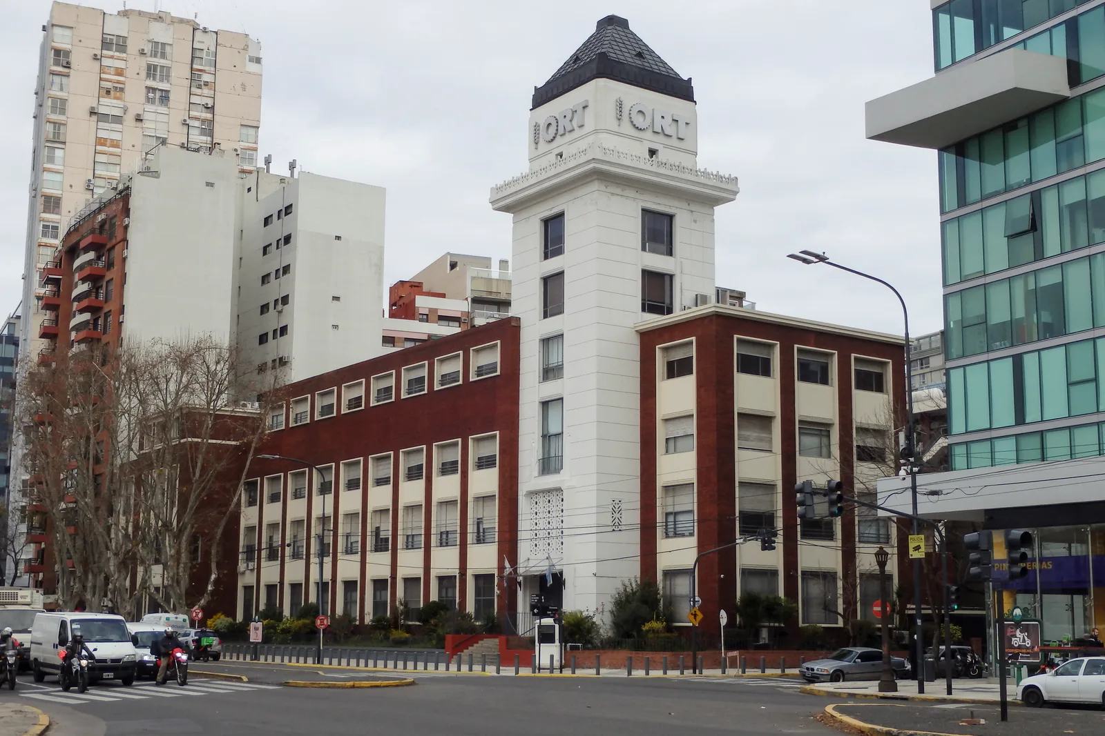Fachada de Escuela Técnica Ort 02