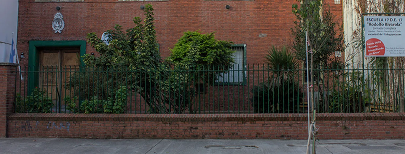 Fachada de Jardín de Infantes Nucleado E N.º 17 D.E. 17 «Juana Manso»