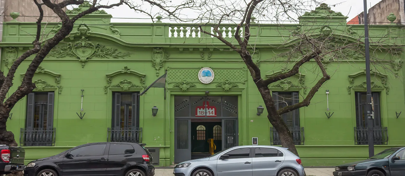 Fachada de Escuela Primaria Común N.º 18 D.E. 14 «Cabildo de Buenos Aires»