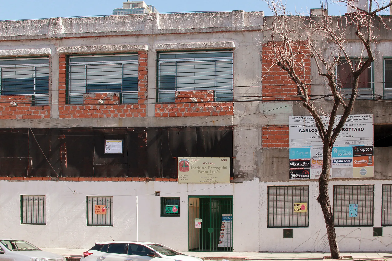 Fachada de Instituto Parroquial Santa Lucía