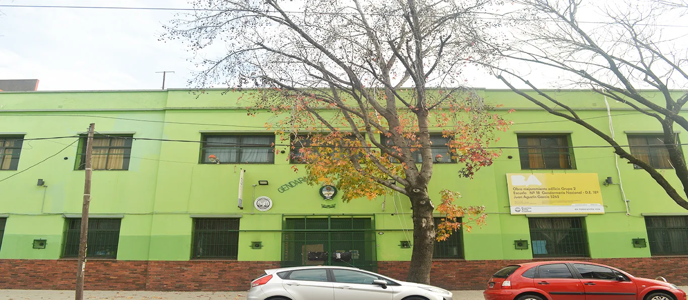 Fachada de Escuela Primaria Común N.º 18 D.E. 18 «Gendarmeria Nacional»