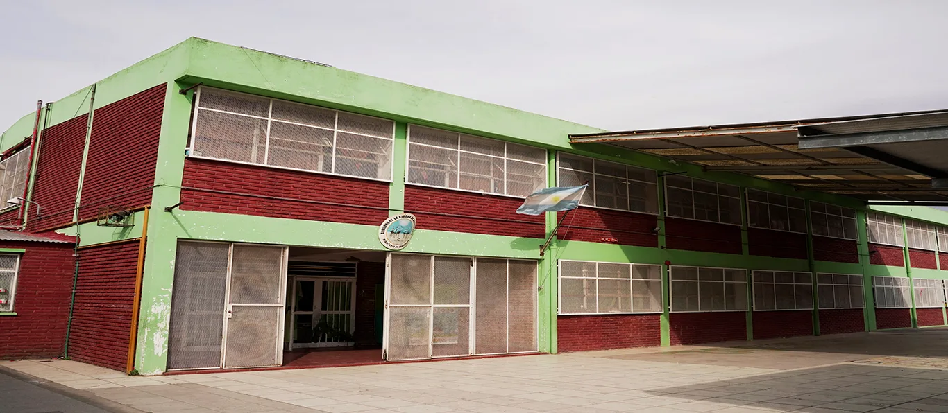 Fachada de Escuela Primaria Común N.º 19 D.E. 19 «José Marti»