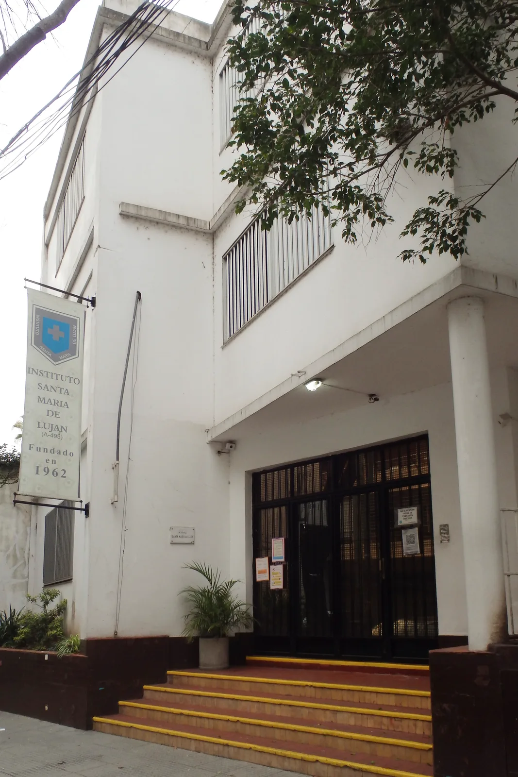 Fachada de Inst.santa María de Luján
