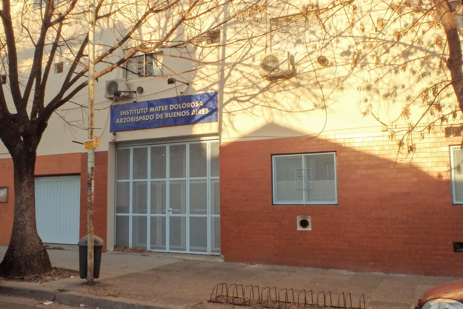 Fachada de Inst. Mater Dolorosa