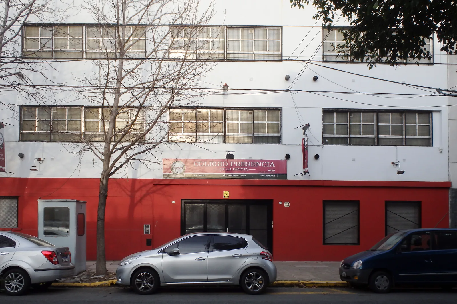 Fachada de Colegio Presencia