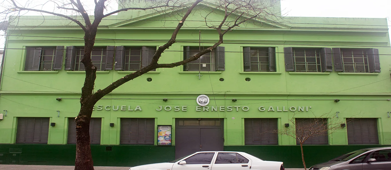 Fachada de Escuela Primaria Común N.º 10 D.E. 17 «José Ernesto Galloni»