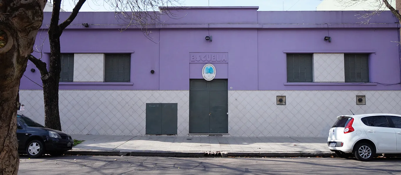 Fachada de Escuela Infantil N.º 4 D.E. 8 «Agustín Tatin Ravello»