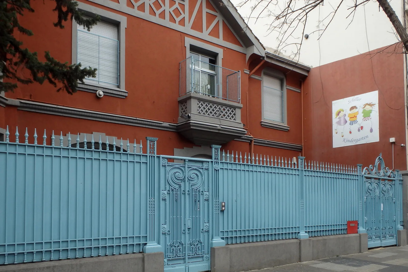 Fachada de Instituto Schiller