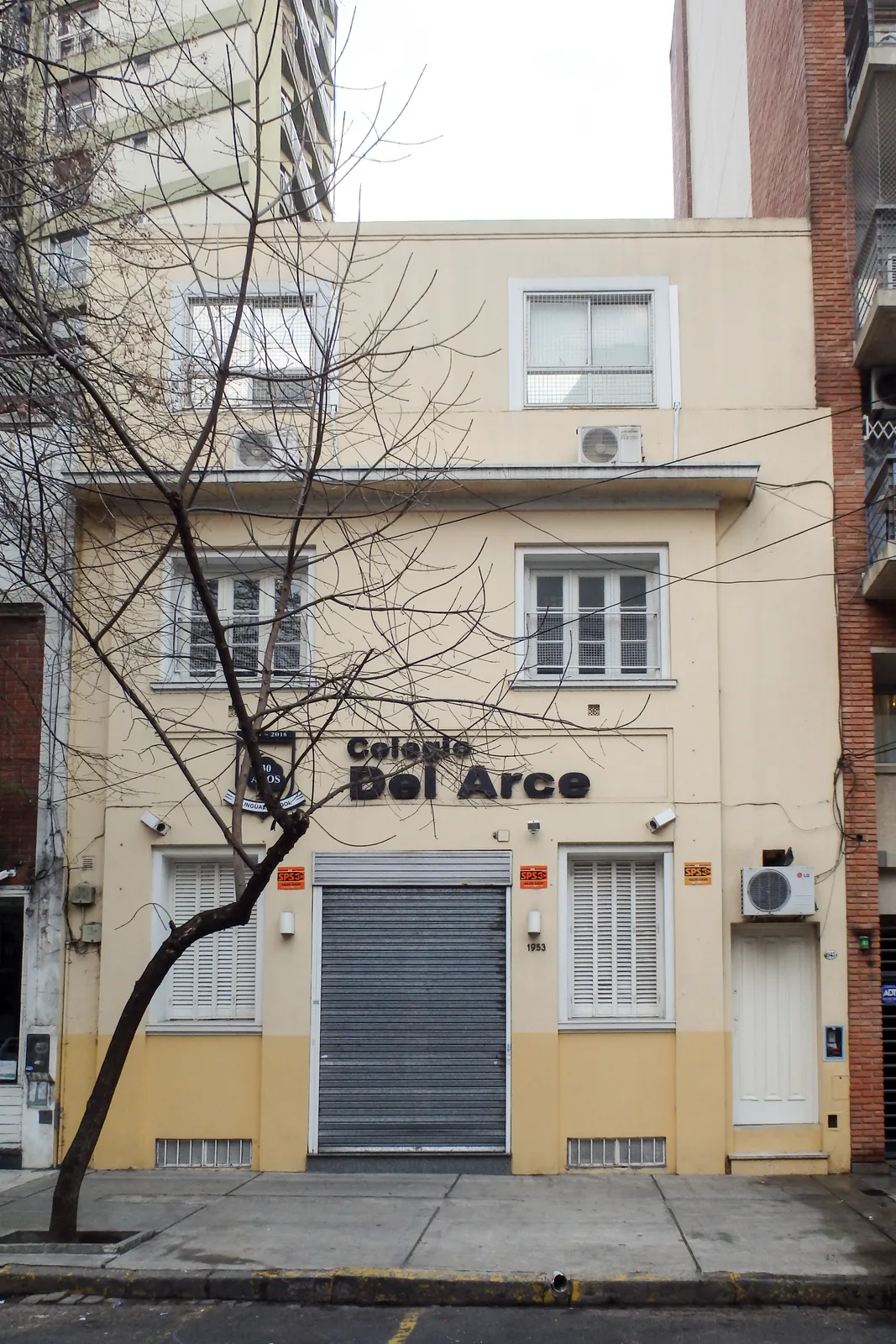 Fachada de Colegio del Arce