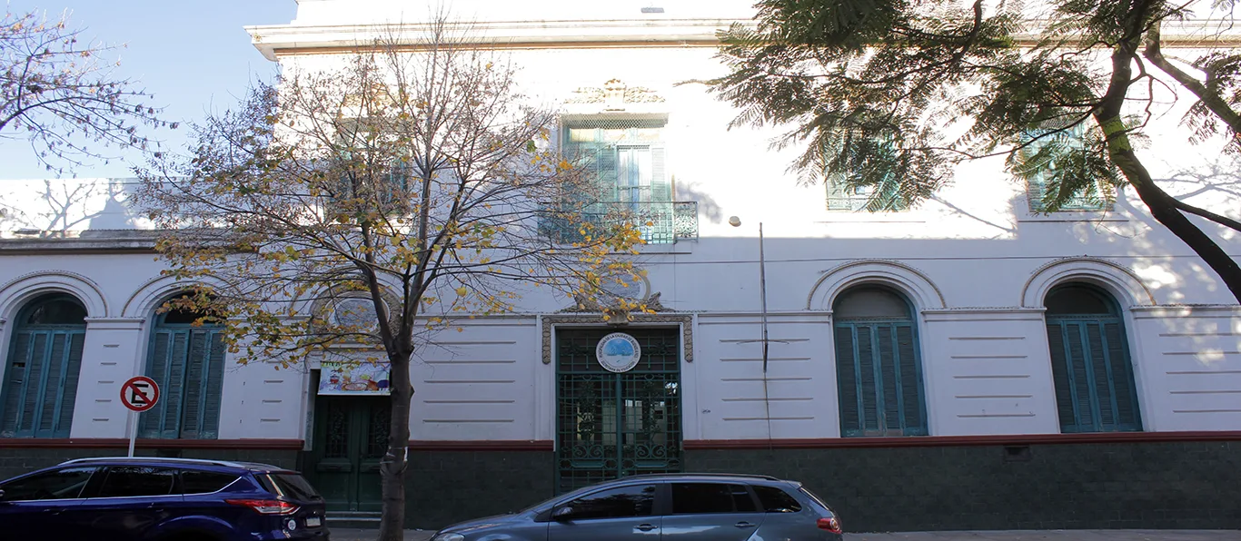 Fachada de Escuela Primaria Común N.º 7 D.E. 9 «Marcos Sastre»