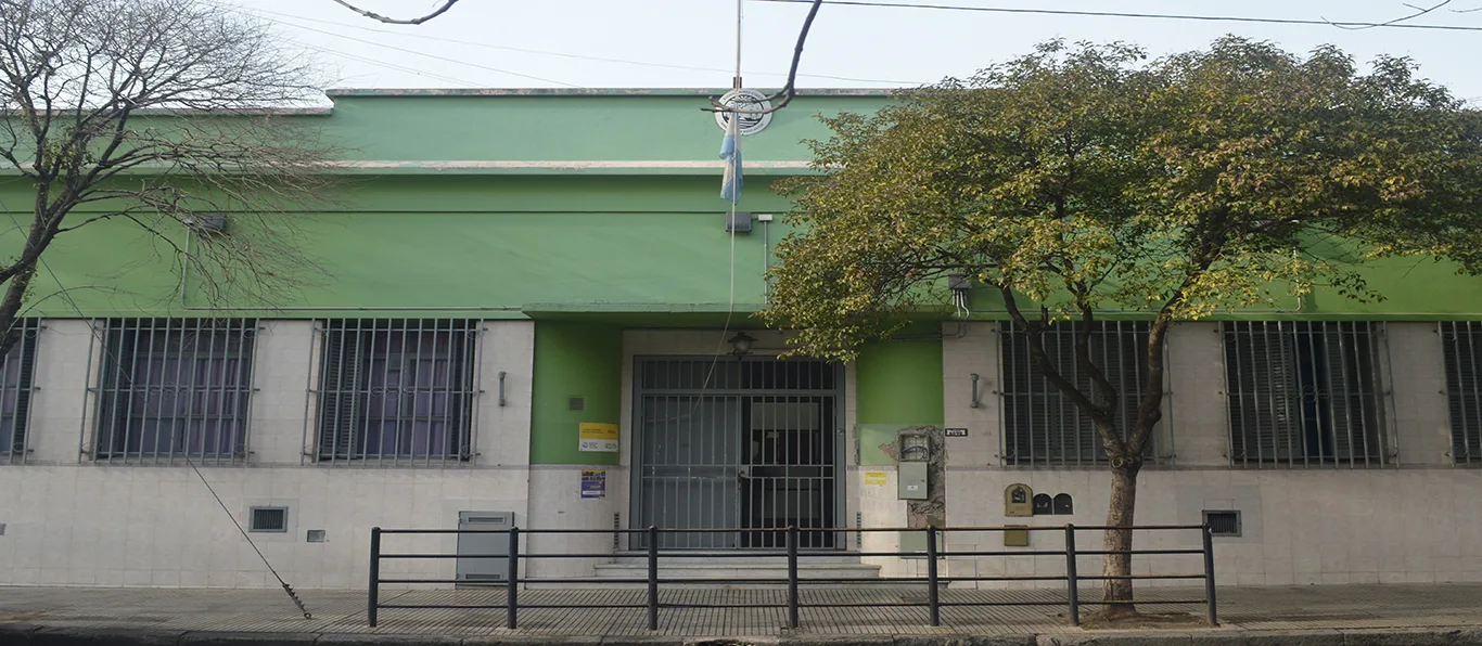 Fachada de Escuela Primaria Común N.º 5 D.E. 20 «Vicente López y Planes»