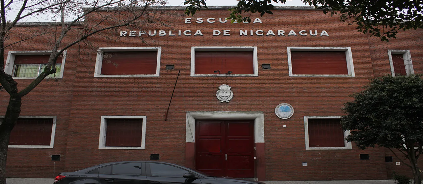 Fachada de Escuela Primaria Común N.º 22 D.E. 16 «República de Nicaragua»