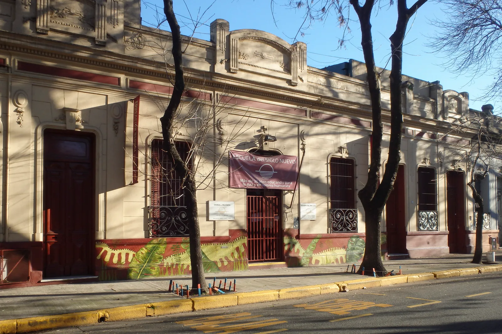 Fachada de Escuela del Siglo Nuevo