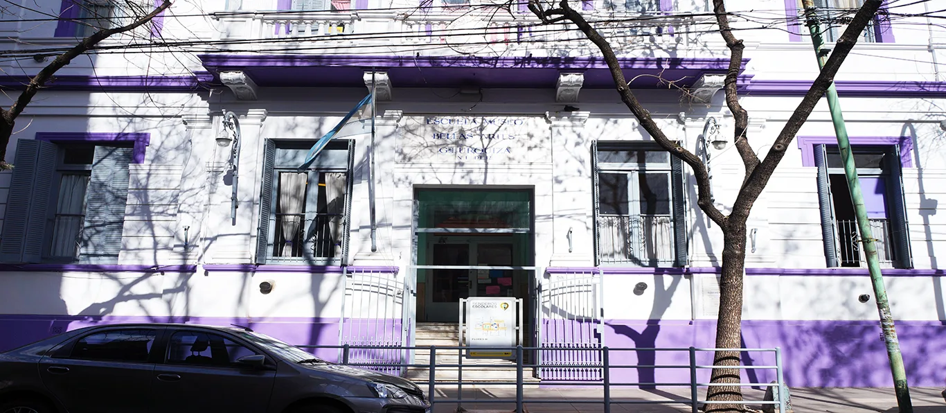 Fachada de Escuela Primaria Común N.º 1 D.E. 12 «Museo de Bellas Artes Gral Urquiza»