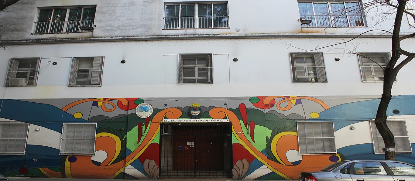 Fachada de Liceos N.º 9 D.E. 10 «Santiago Derqui»