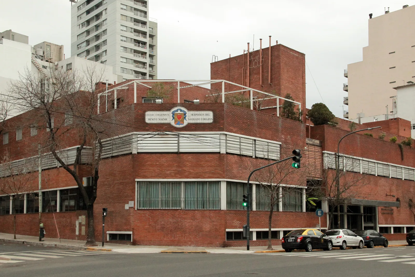 Fachada de Instituto Benito Nazar