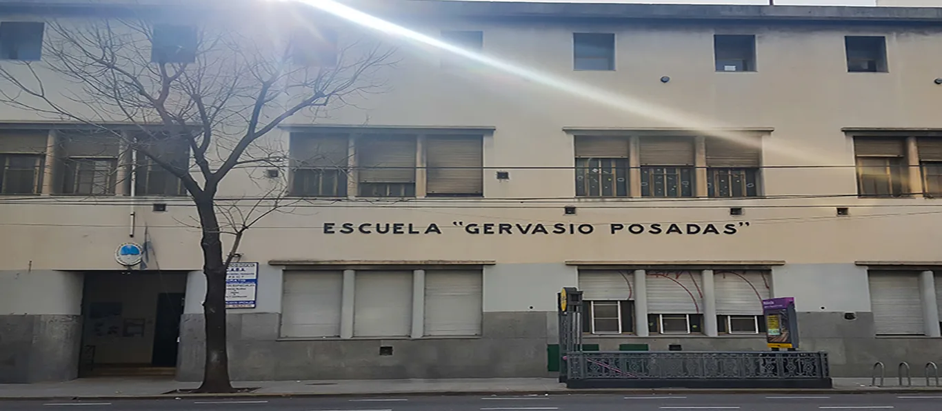 Fachada de Escuela Primaria Común N.º 25 D.E. 3 «Gervasio Posadas»