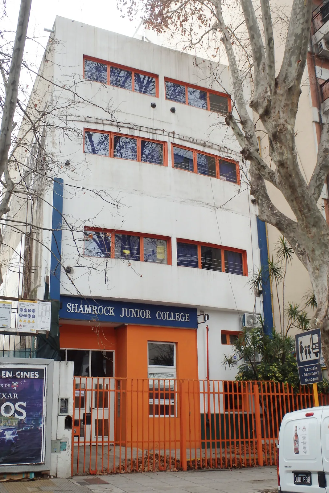 Fachada de Colegio del Trébol
