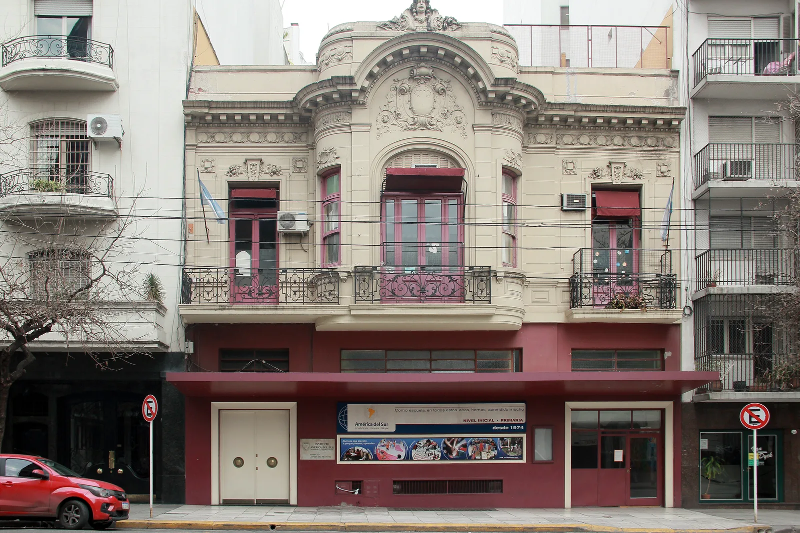 Fachada de Instituto América del Sur
