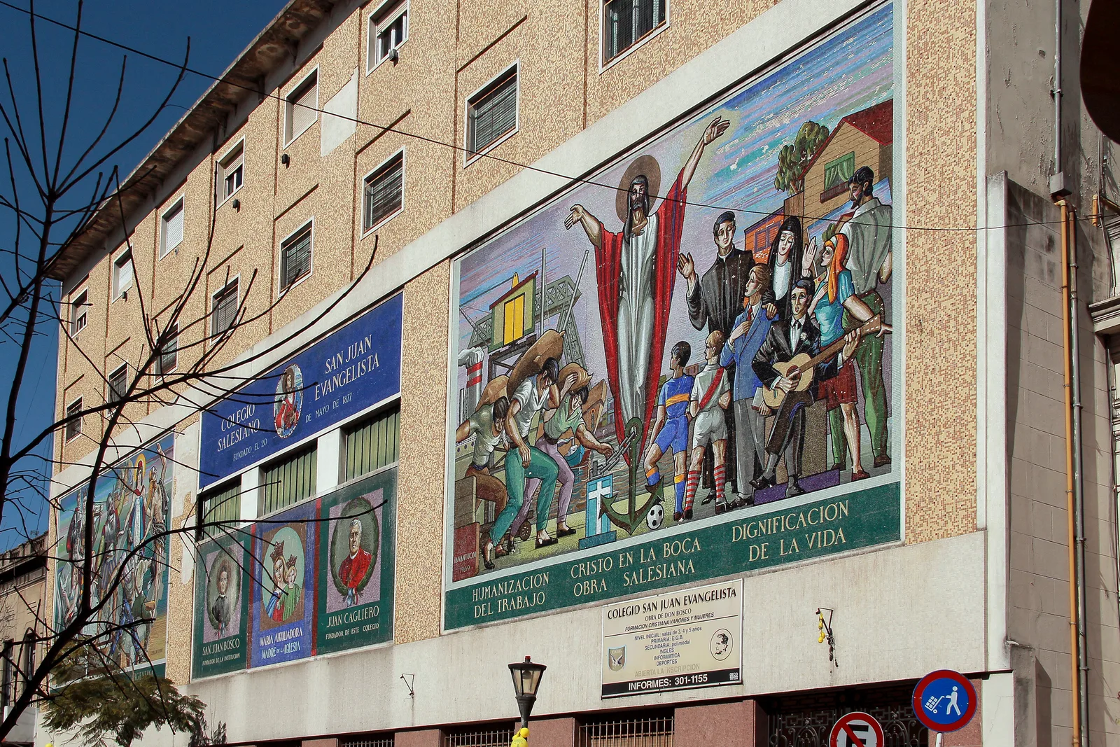 Fachada de Colegio San Juan Evangelista