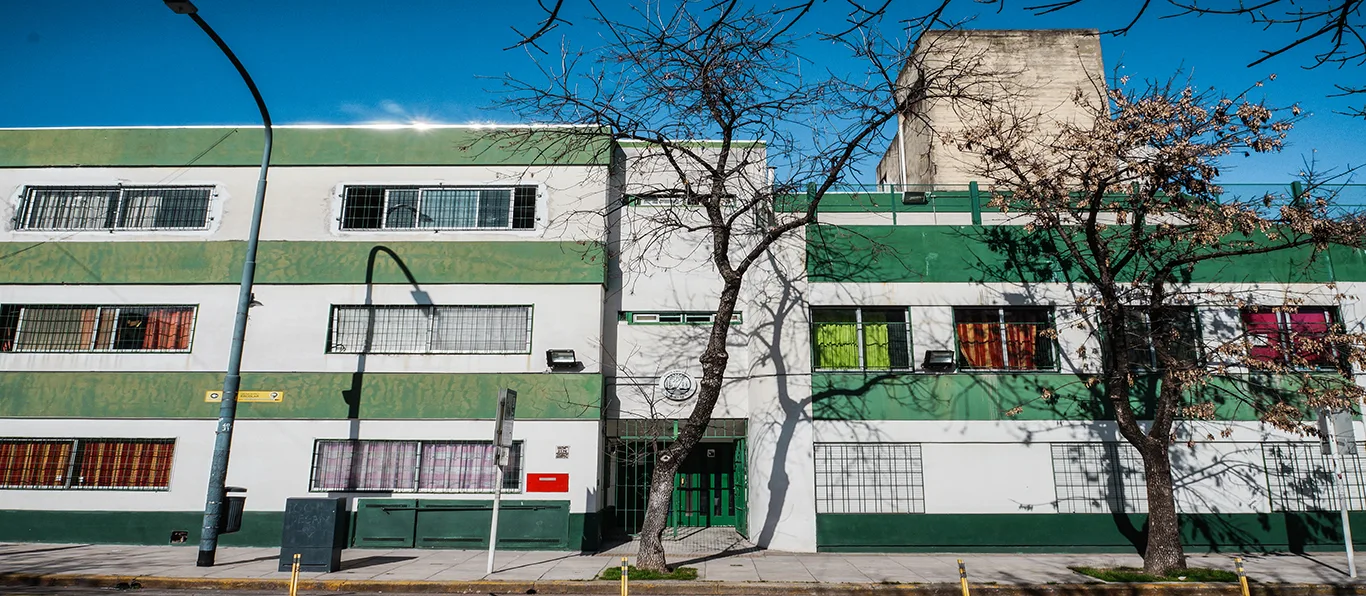 Fachada de Escuela de Educación Especial N.º 9 D.E. 6 «Niños,niñas,jóvenes y Adultos con Discapacidad Mental y Formación Integral N º 09 Dr. Luis R Mac Kay»