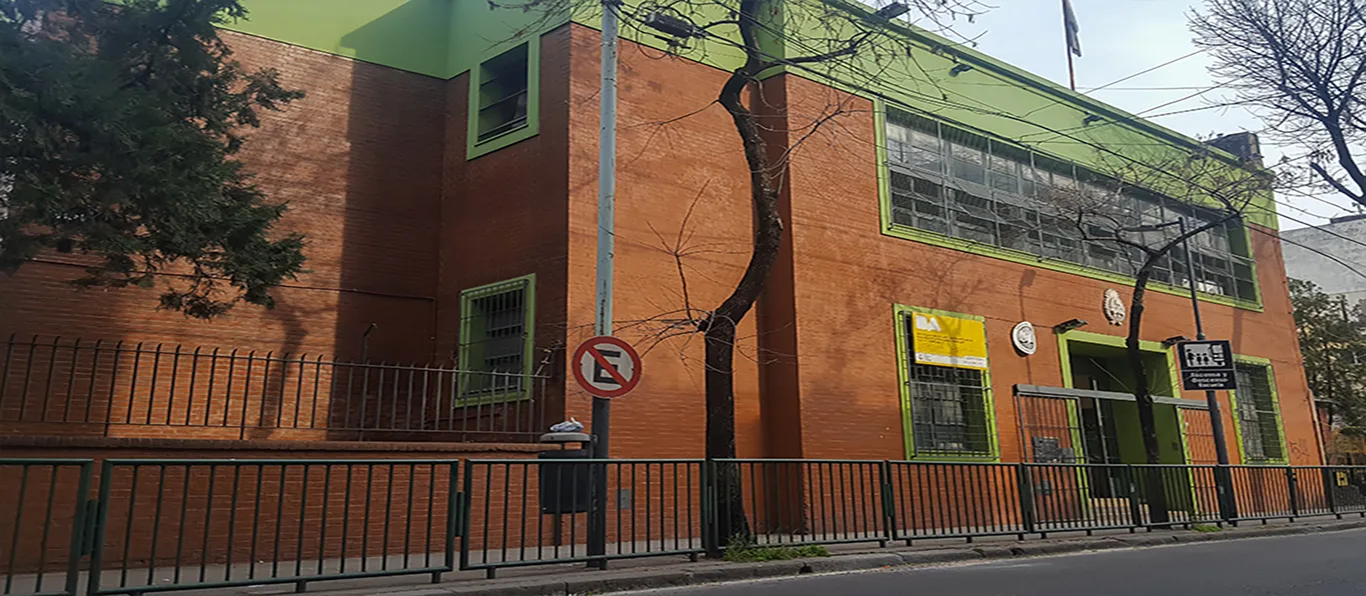 Fachada de Escuela Primaria Común N.º 9 D.E. 3 «Mariano Moreno»