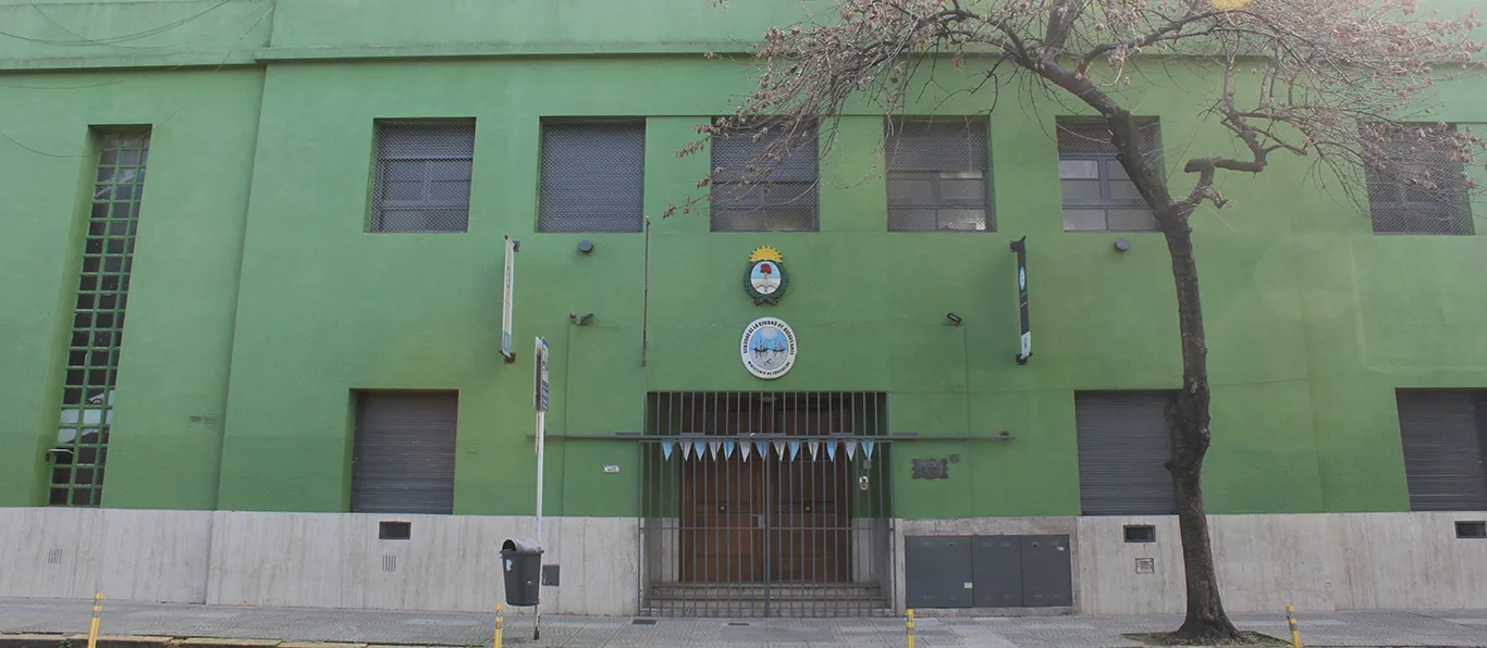 Fachada de Escuela Primaria Común N.º 18 D.E. 10 «José Hernández»