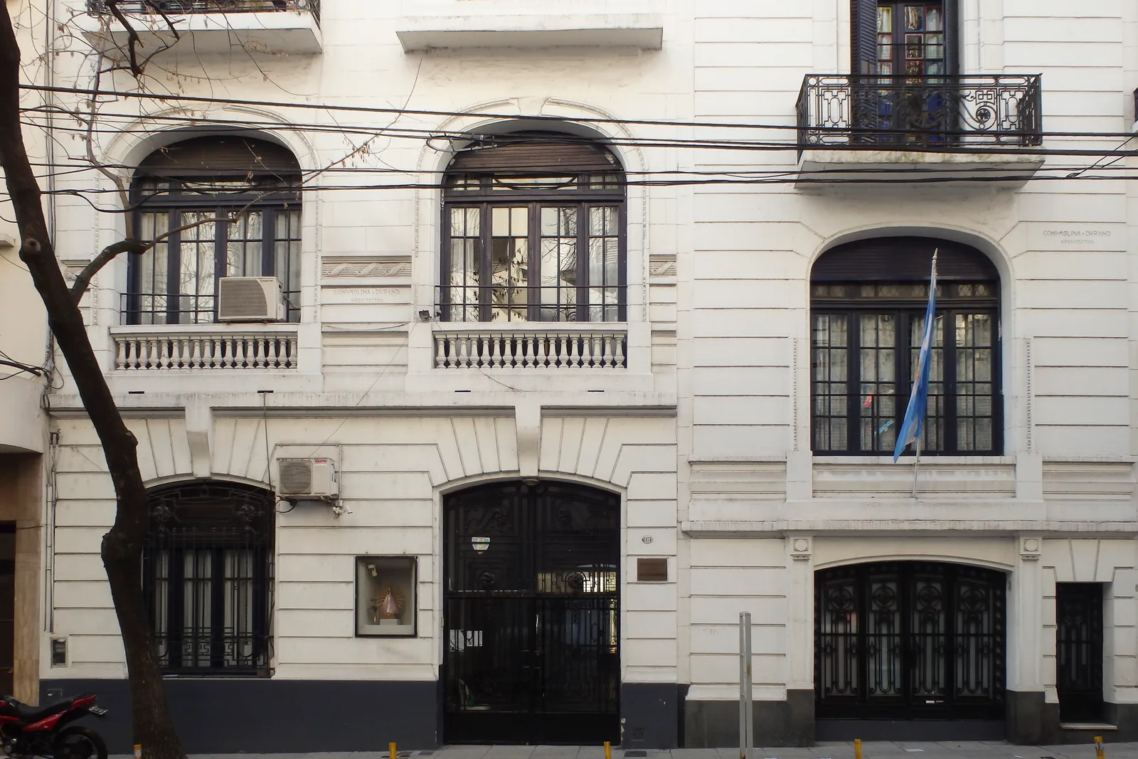Fachada de Instituto Padre Luis M. Etcheverry Boneo