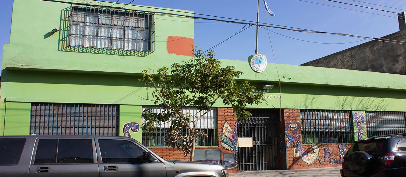 Fachada de Escuela Primaria Común N.º 23 D.E. 14 «Alfredo Rodolfo Bufano»