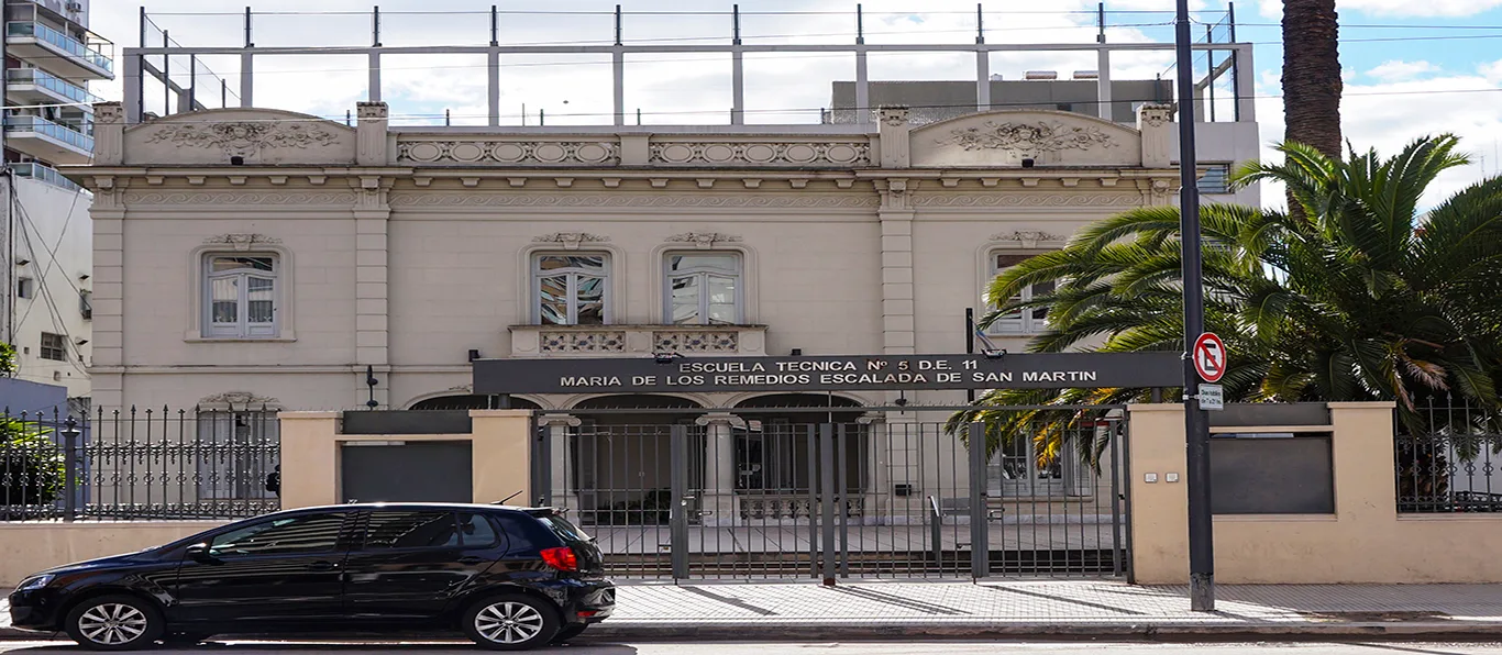 Fachada de Escuela Técnica N.º 5 D.E. 11 «M Delosr de Escaladadesanmartin»