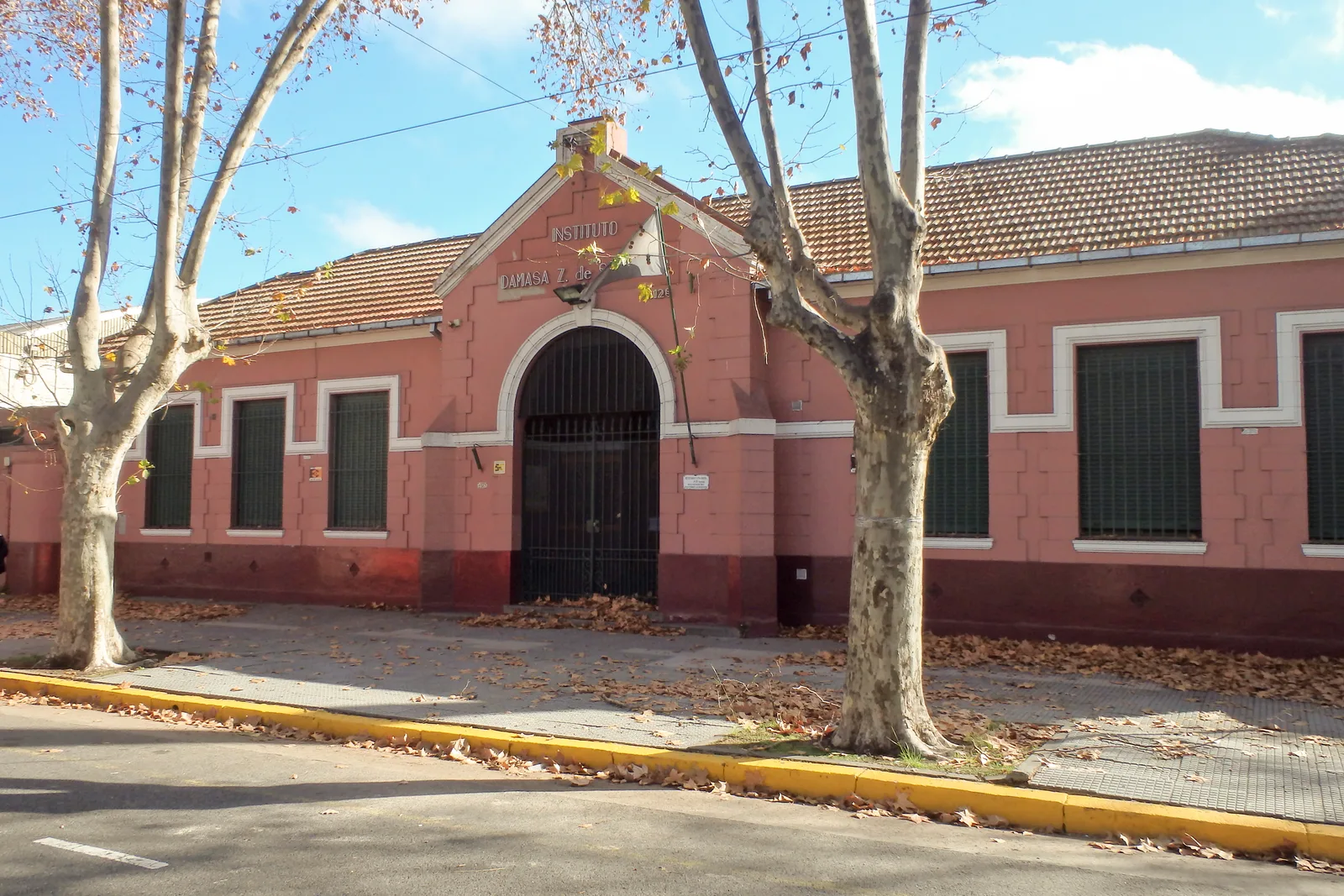 Fachada de Instituto Damasa Zelaya de Saavedra