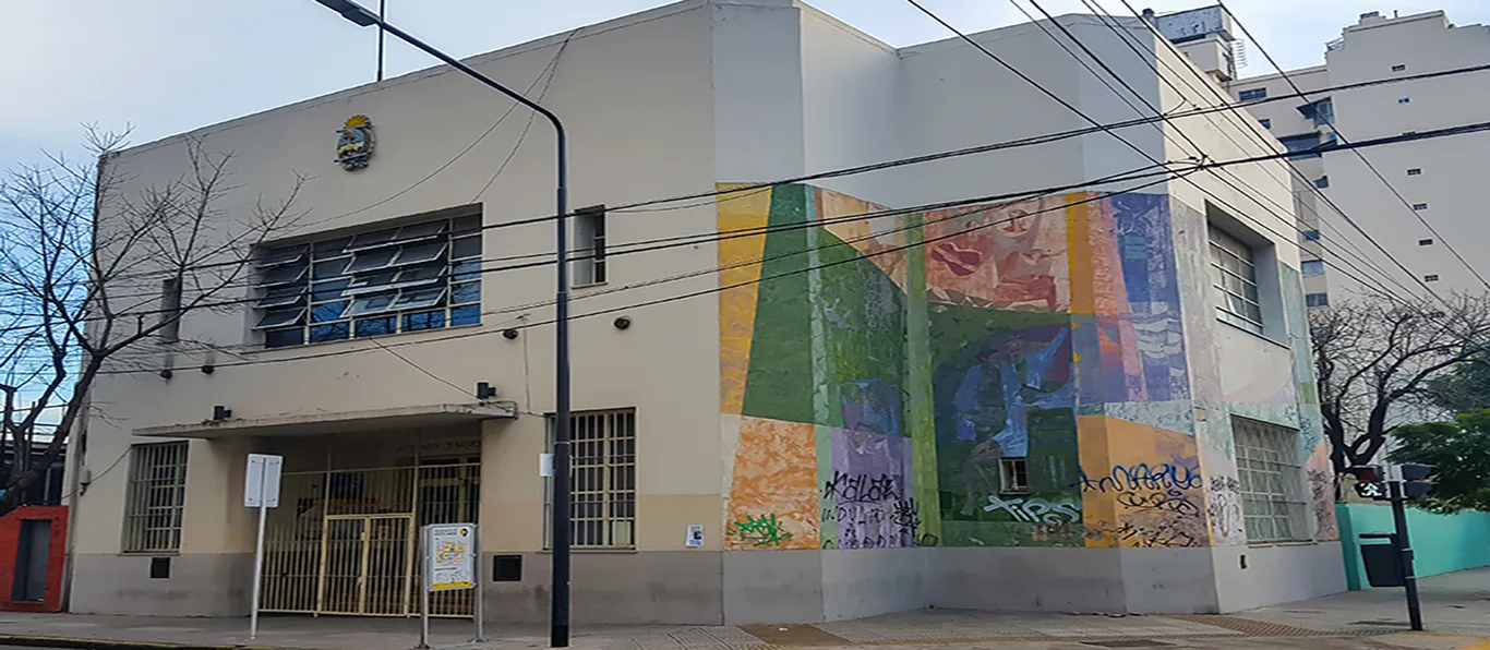 Fachada de Escuela Primaria Común N.º 11 D.E. 3 «Dr. Ricardo Gutiérrez»