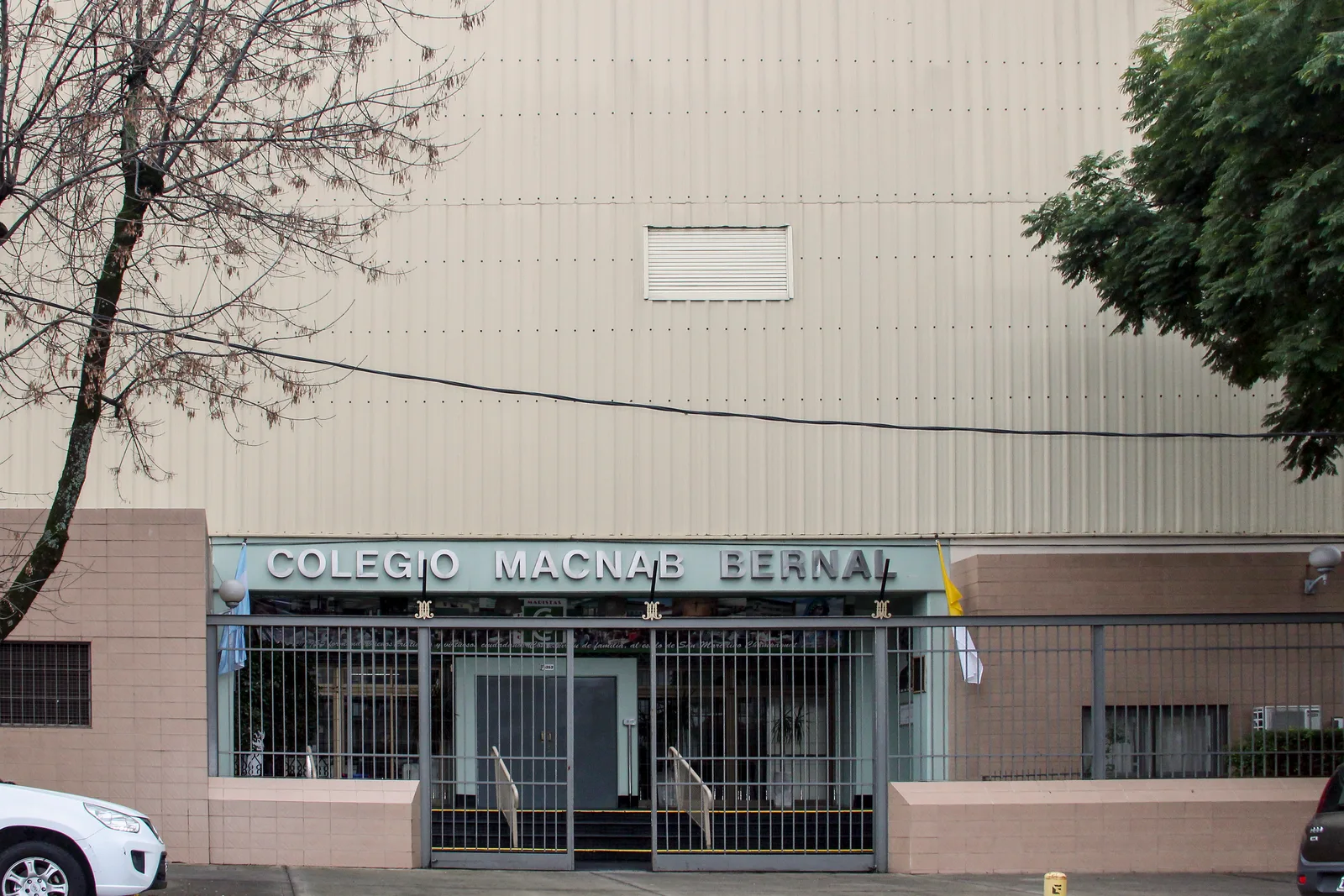 Fachada de Inst. Obra de la Conser. de la Fe N.º 5 Fund. Macnab Bernal