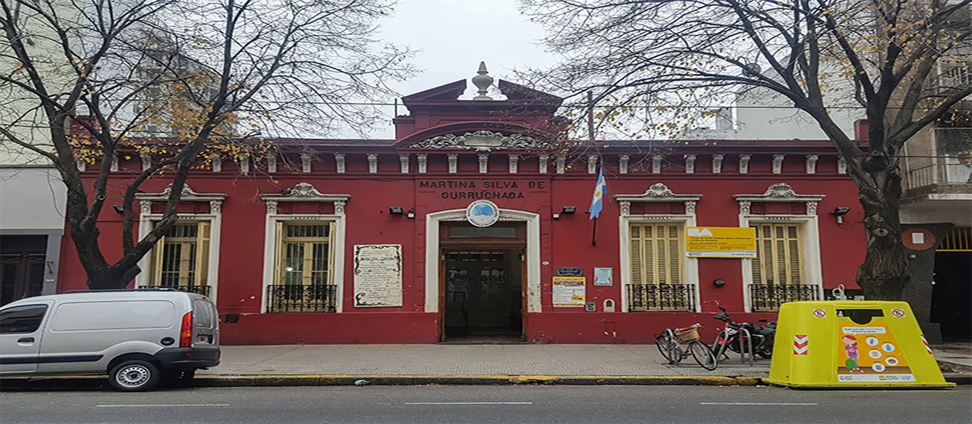 Fachada de Escuela Primaria Común N.º 22 D.E. 6 «Martina Silva de Gurruchaga»