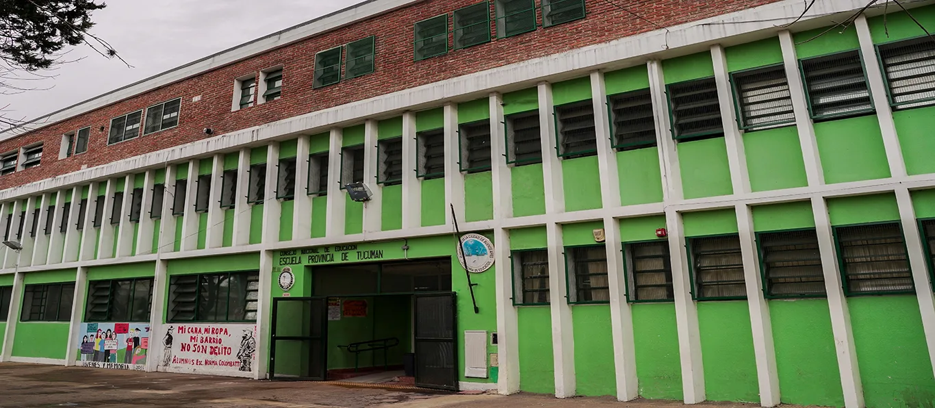 Fachada de Escuela Primaria Común N.º 4 D.E. 21 «Provincia de Tucumán»