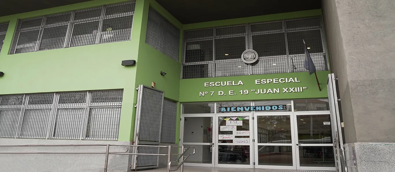 Fachada de Escuela de Educación Especial N.º 7 D.E. 19 «Niños, Niñas y Jóvenes con Discapacidad Mental y de Formación Integral N º 7 Juan Xxiii»