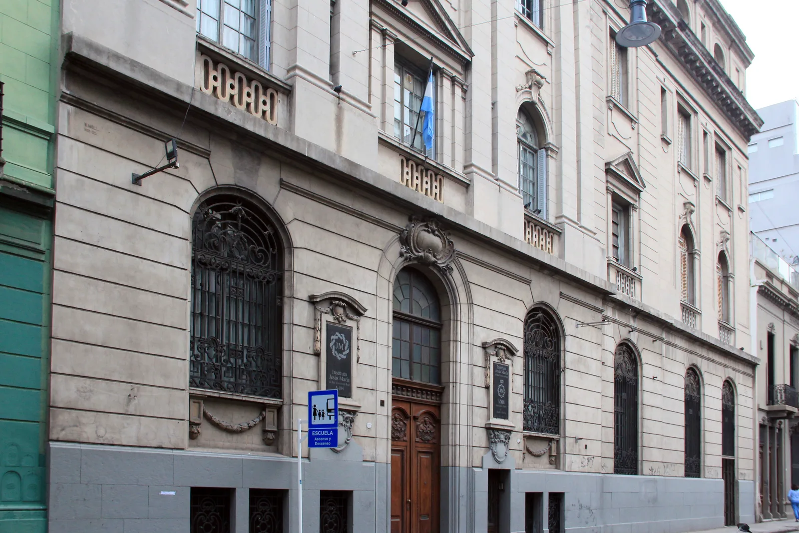 Fachada de Instituto Jesús María de San Vicente de Paul