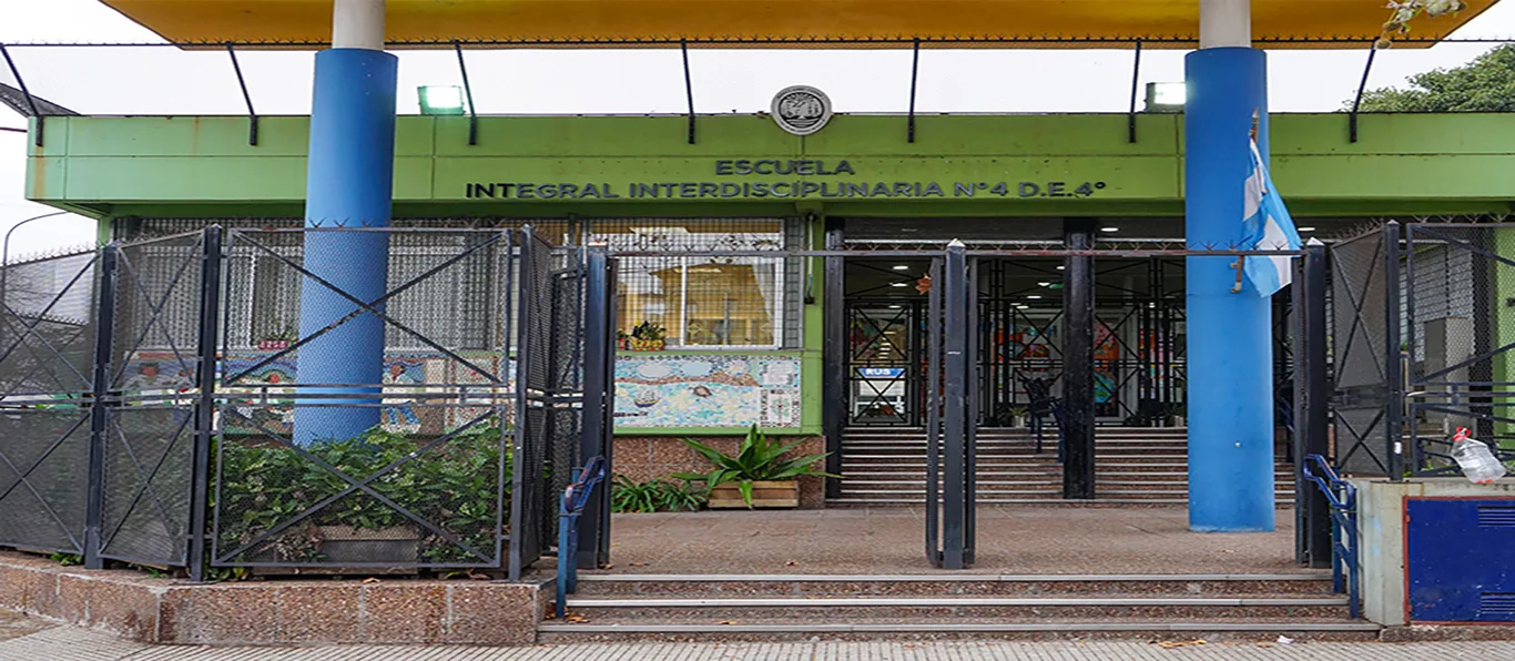 Fachada de Escuela de Reingreso N.º 4 D.E. 4 «Interdisciplinaria N º 04 Juan de Dios Filiberto»
