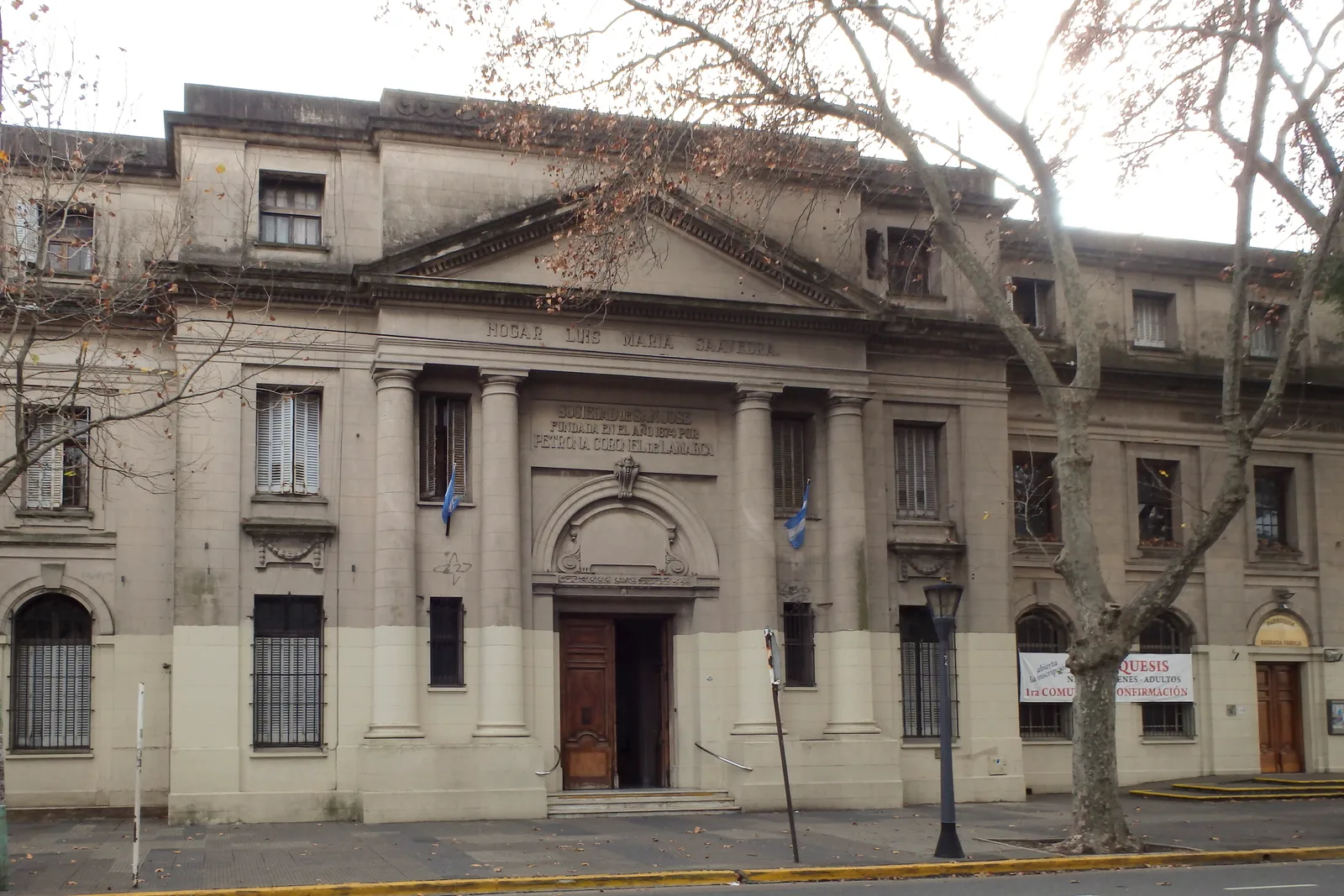 Fachada de Instituto Santa María de Nazareth