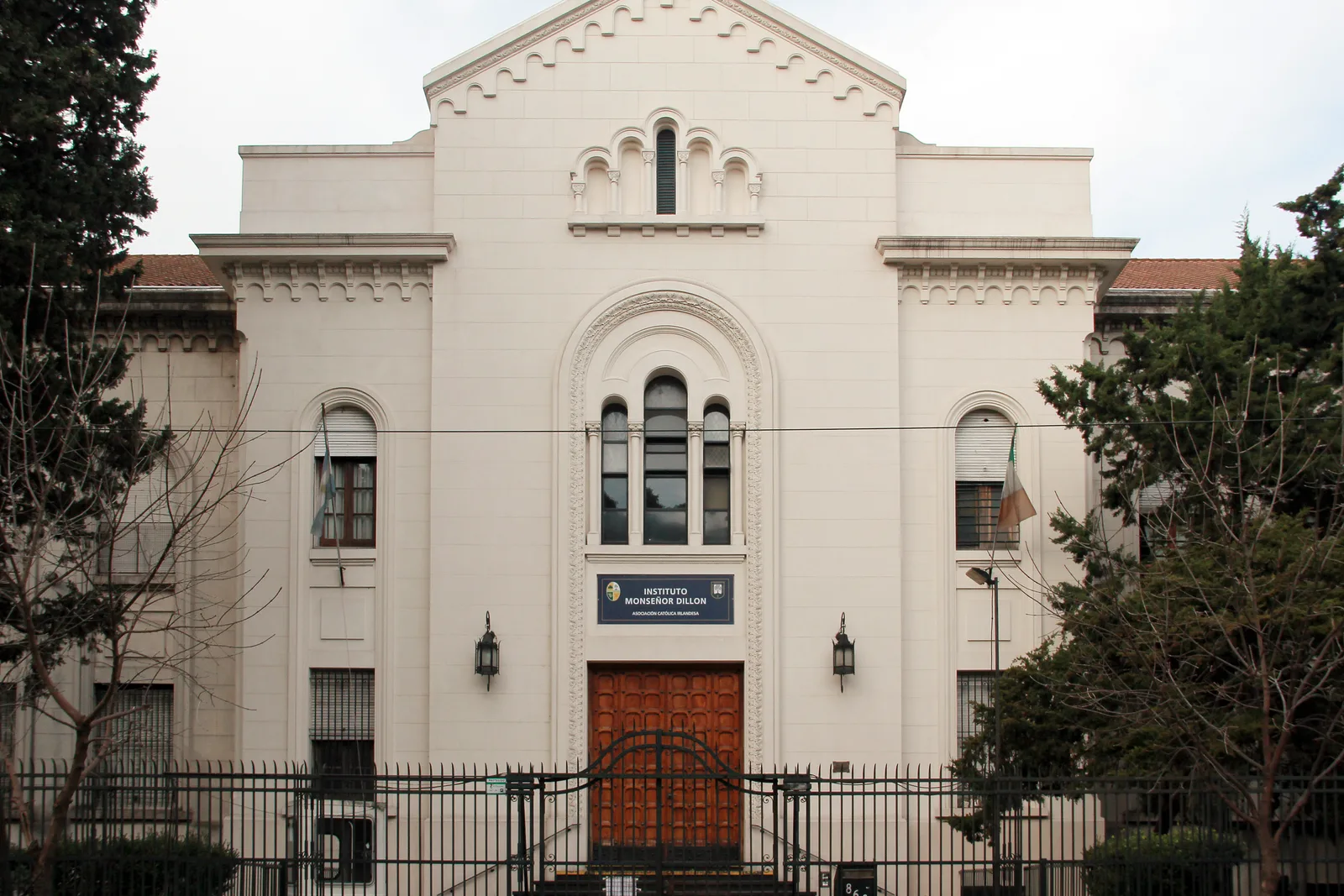 Fachada de Instituto Monseñor Dillon