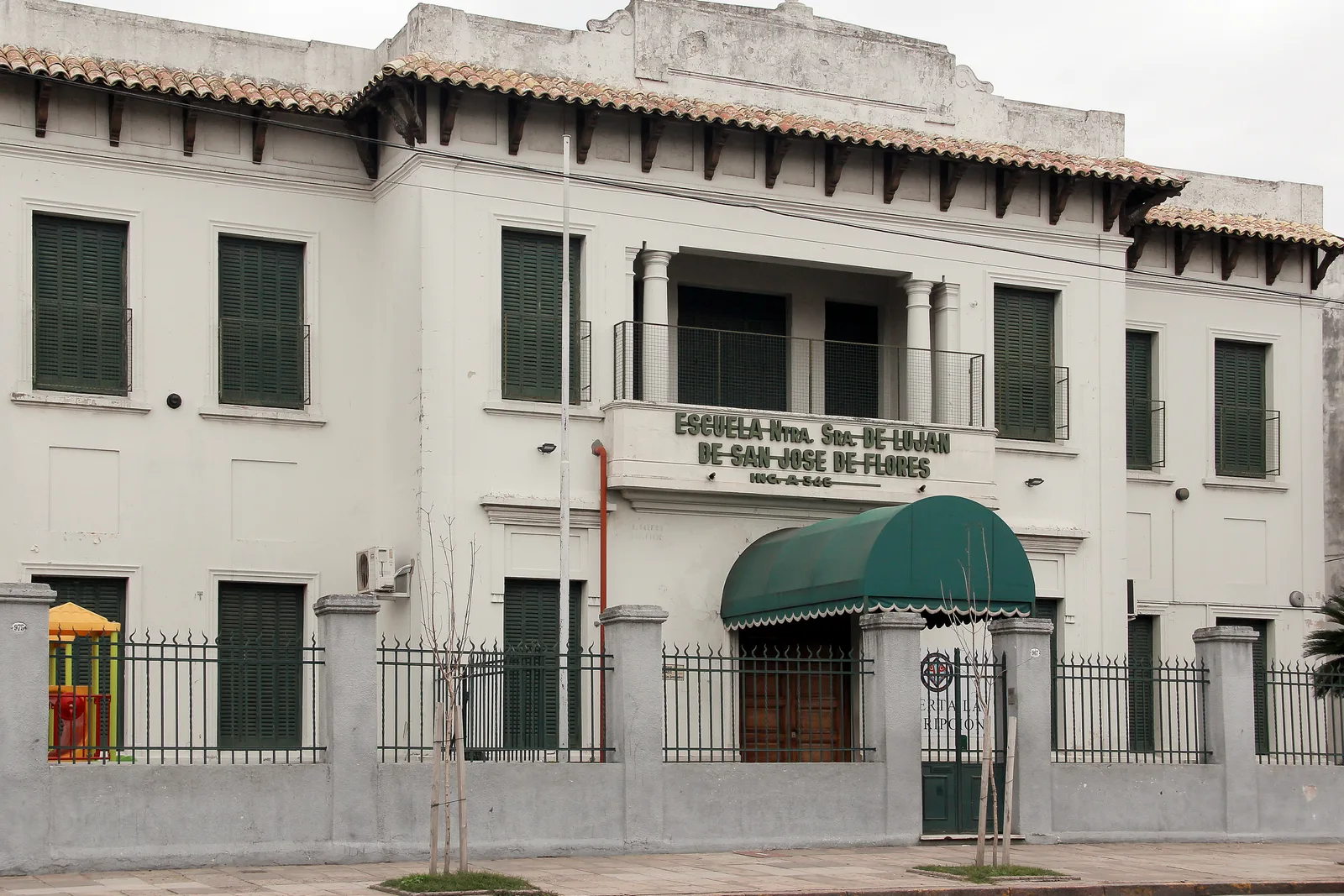 Fachada de Inst. Ntra Sra de Luján de San José de Flores