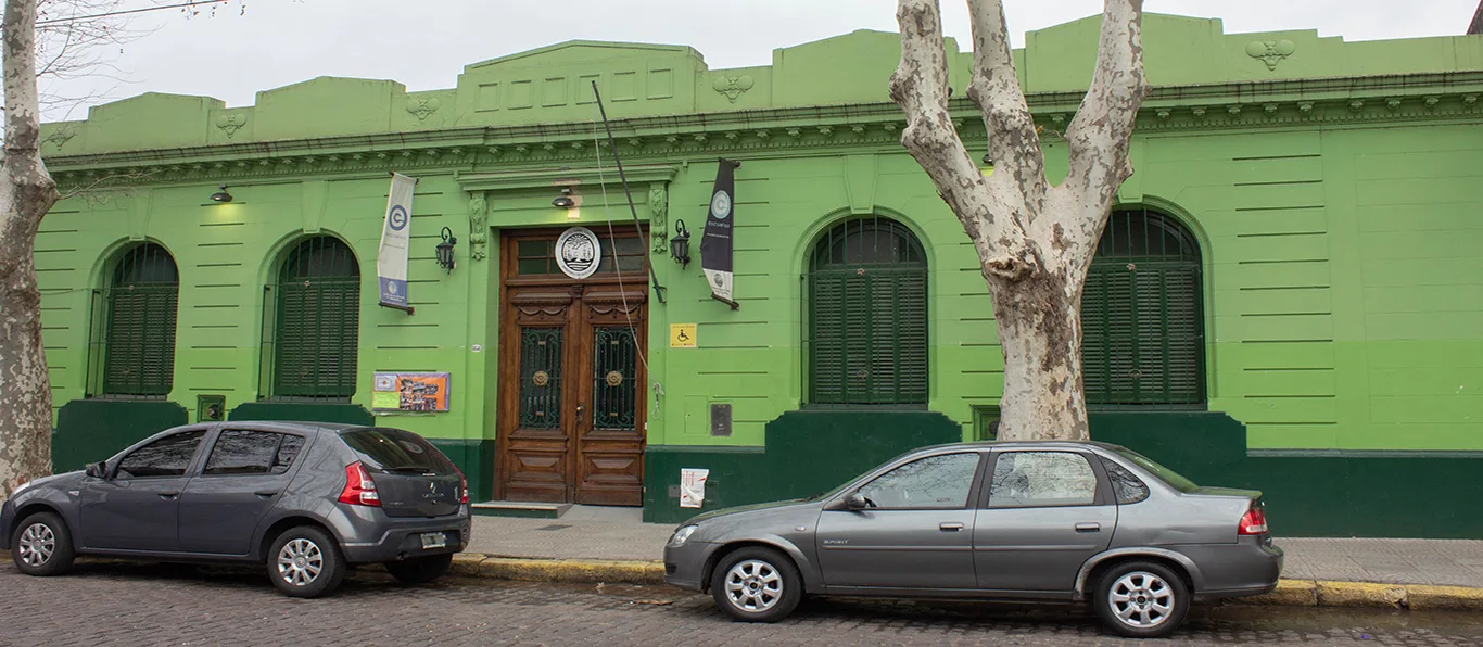 Fachada de Escuela Primaria Común N.º 9 D.E. 7 «Japón»