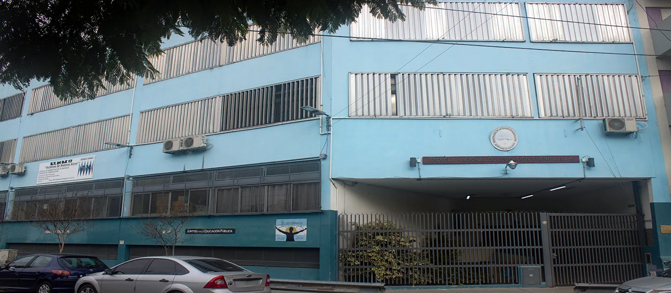 Fachada de Escuela Técnica N.º 24 D.E. 17 «Defensa de Buenos Aires»