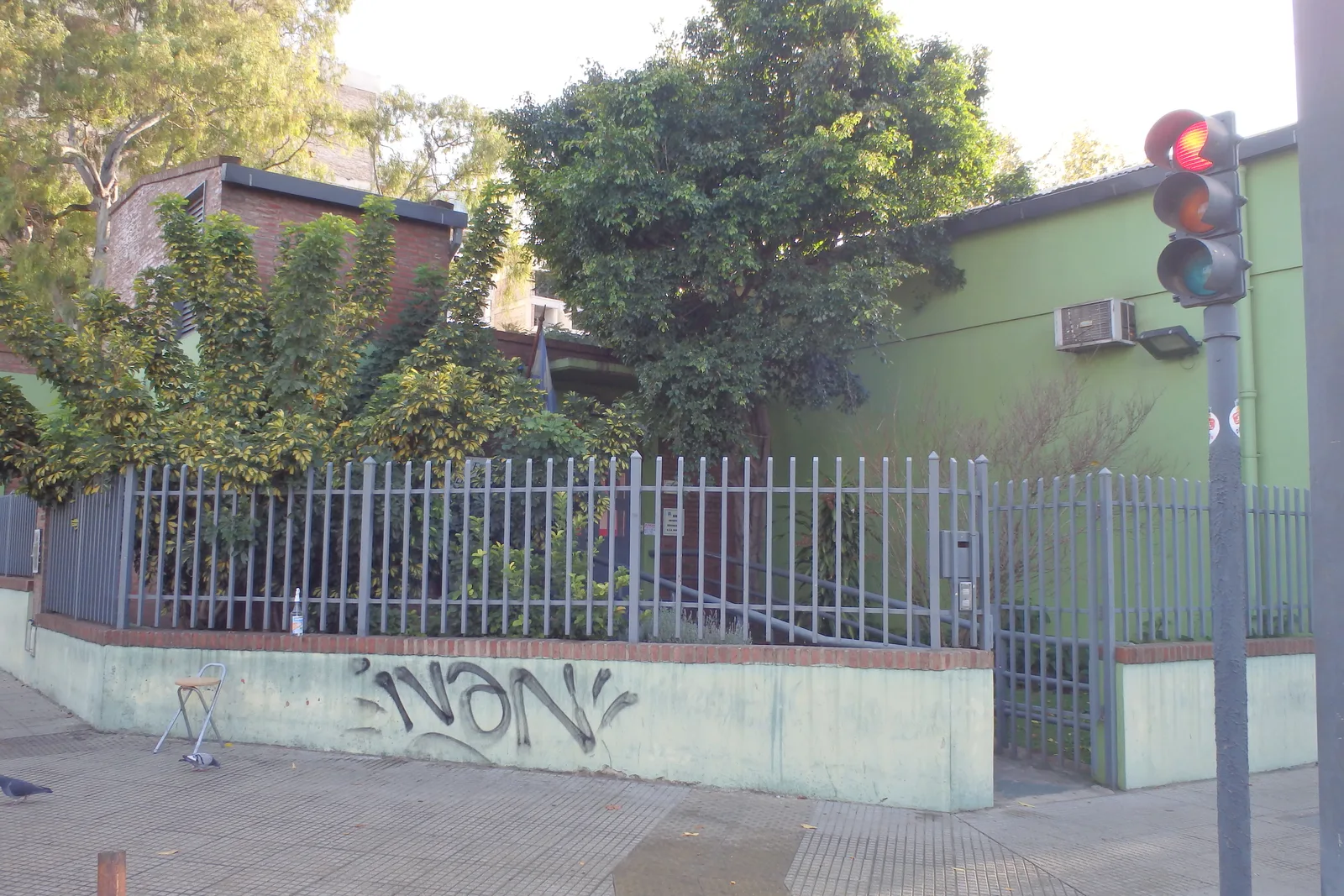 Fachada de Escuela de Educación Especial N.º 8 D.E. 9 «Niños, Niñas y Jóvenes con Discapacidad N º 8 Ciudad de Buenos Aires»