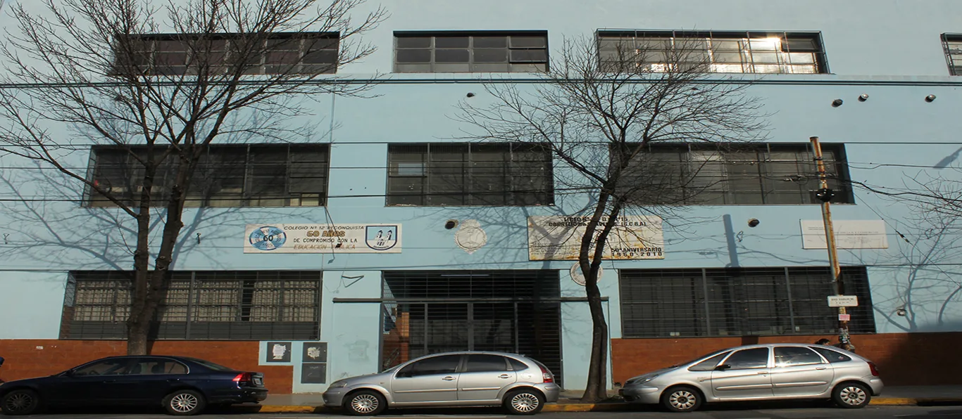 Fachada de Colegio N.º 12 D.E. 15 «Reconquista»
