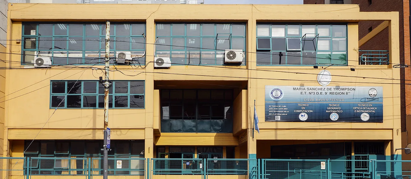 Fachada de Escuela Técnica N.º 3 D.E. 9 «Mariquita Sánchez de Thompson»