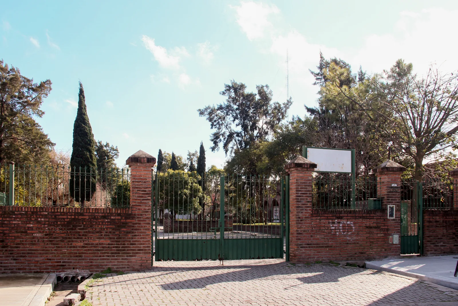 Fachada de Inst. Nuestra Señora de Fátima