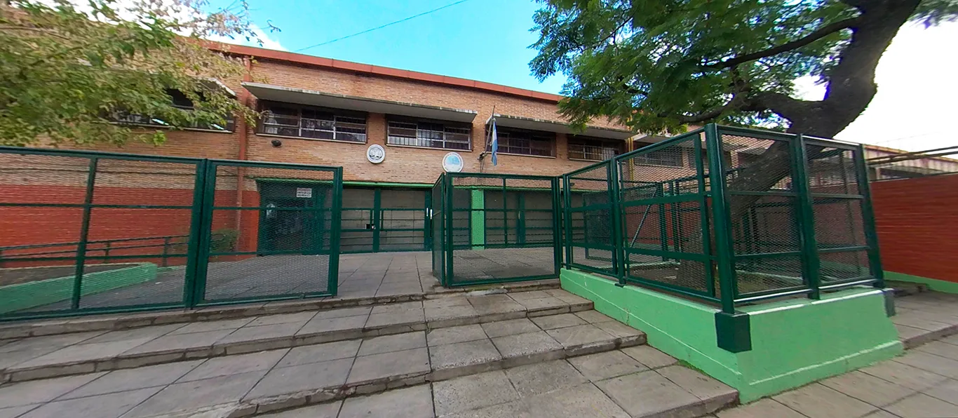Fachada de Escuela Primaria Común N.º 1 D.E. 21 «Concejal Alberto Salvatori»