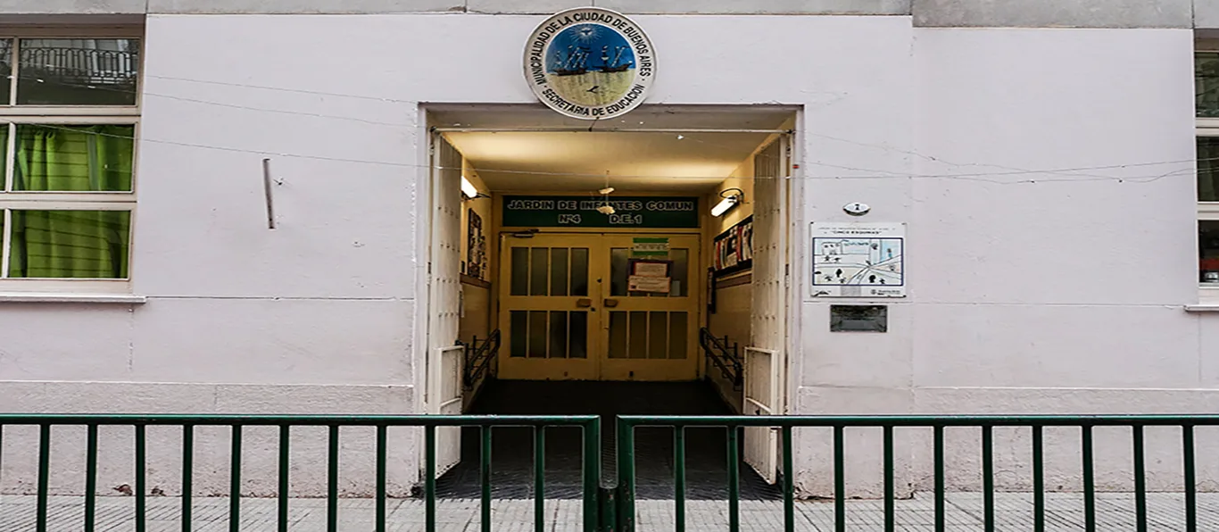 Fachada de Jardín de Infantes Común N.º 4 D.E. 1 «Cinco Esquinas»