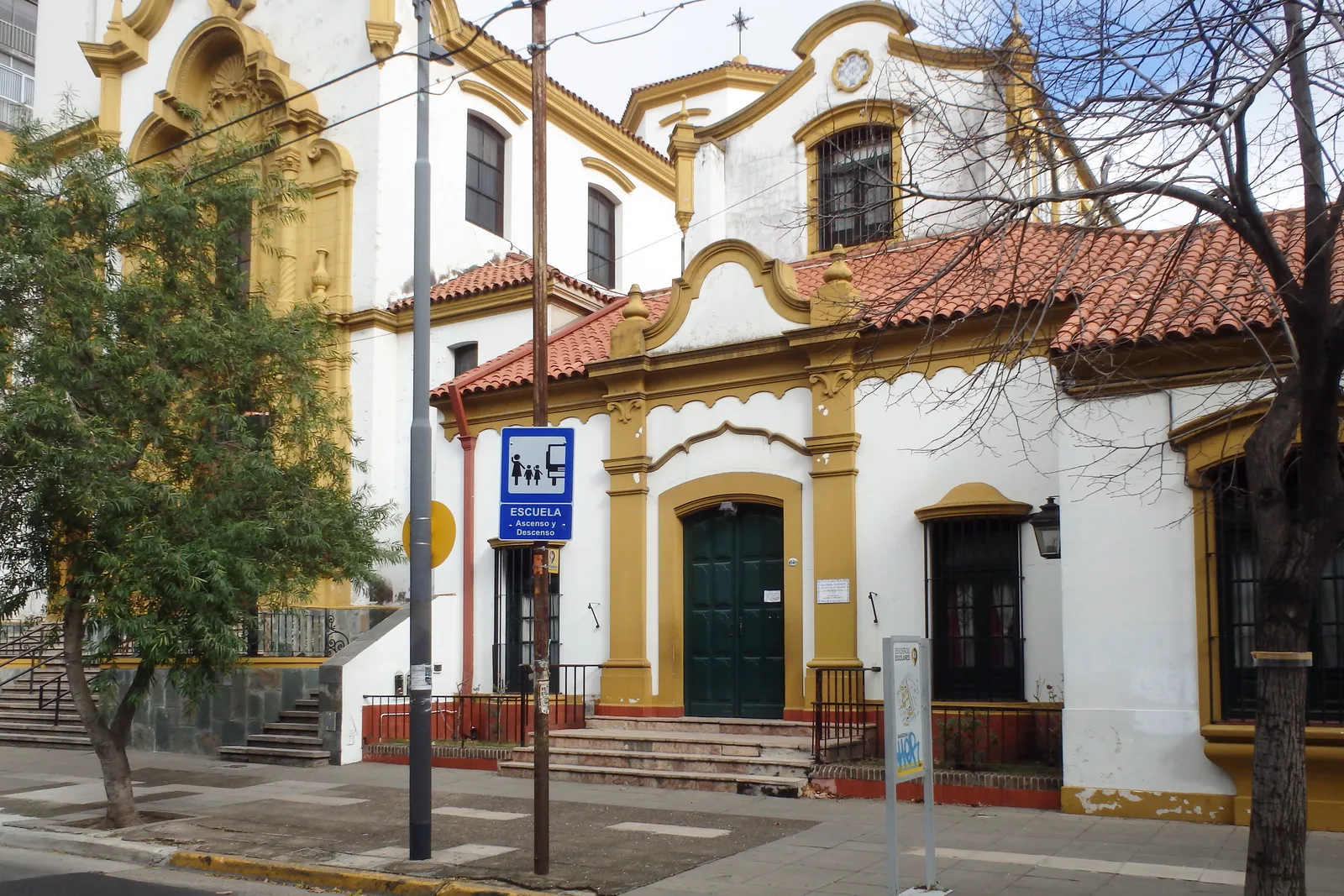 Fachada de Instituto San Isidro Labrador
